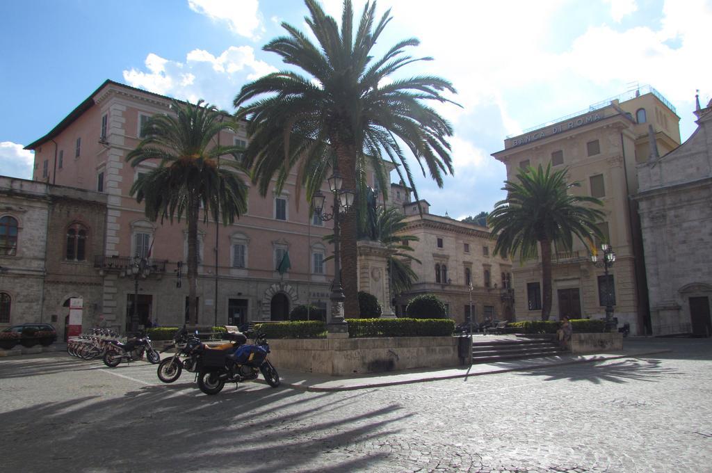 Dietro Piazza Ascoli Piceno Exterior foto